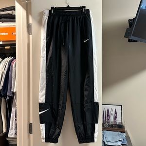 Women’s Nike Track Pants S